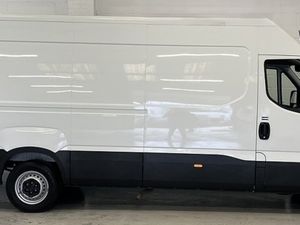 2024 Iveco Daily Panel Van - Image 2