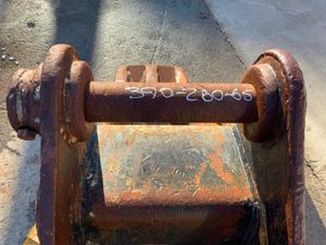 18" GEITH DIGGING BUCKET.....65mm PINS.....737p. - Image 4