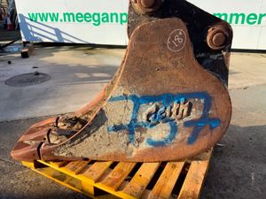 18" GEITH DIGGING BUCKET.....65mm PINS.....737p. - Image 2