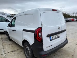 24 Kangoo 3 Seater only 27km - Image 4