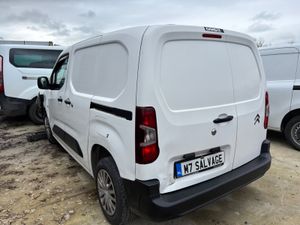 20 Berlingo 3seats light damage - Image 4