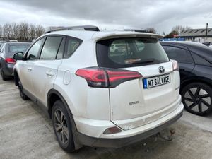 18 Rav-4 2.0D4D Luna 180km Water damage - Image 4