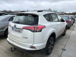 18 Rav-4 2.0D4D Luna 180km Water damage - Image 3