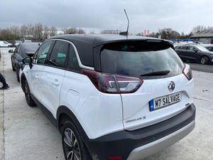 21 Crossland X 1.2 Petrol 47km Starting - Image 4