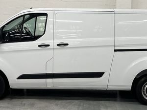 2023 Ford Transit Custom Panel Van - Image 4
