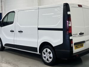 2023 Renault Trafic Panel Van - Image 3
