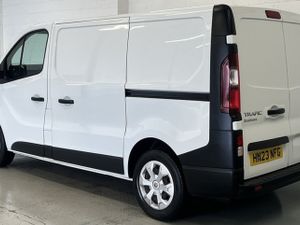 2023 Renault Trafic Panel Van - Image 3