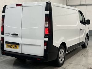 2023 Renault Trafic Panel Van - Image 2