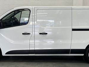 2022 Renault Trafic Panel Van - Image 4