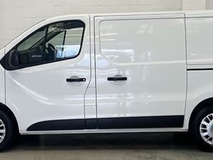 2023 Renault Trafic Panel Van - Image 4