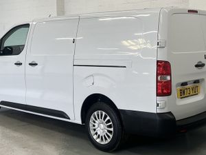 2024 Toyota ProAce Panel Van - Image 4