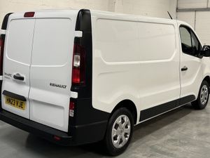 2023 Renault Trafic Panel Van - Image 2