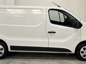 2023 Renault Trafic Panel Van - Image 3