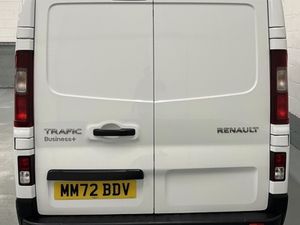 2022 Renault Trafic Panel Van - Image 3
