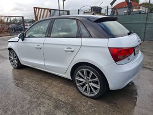 132 Audi A1  Sportback  1.6 Tdi - Image 4