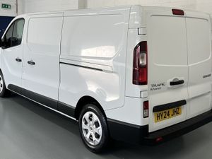 2024 Renault Trafic Panel Van - Image 3