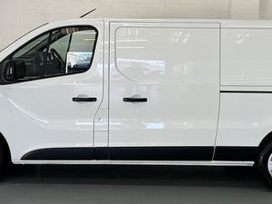 2024 Renault Trafic Panel Van - Image 4