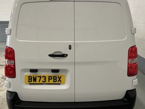 2024 Toyota Proace Panel Van - Image 4