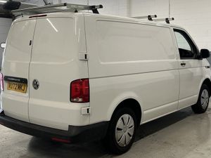 2022 Volkswagen Transporter Panel Van - Image 2