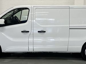 2024 Renault Trafic Panel Van - Image 4