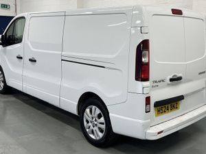 2024 Renault Trafic Panel Van - Image 3
