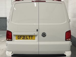 2021 Volkswagen Transporter Panel Van - Image 2