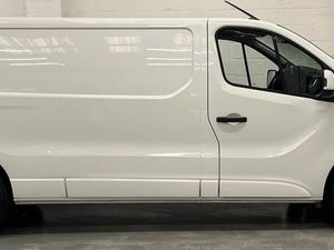 2024 Renault Trafic Panel Van - Image 3