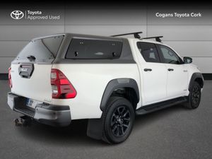 Toyota Hilux 2.8 INVINCIBLE AUTO 4DR - Image 2