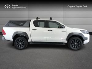 Toyota Hilux 2.8 INVINCIBLE AUTO 4DR - Image 3