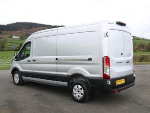 Ford Transit 350 EcoBlue Limited - Image 4