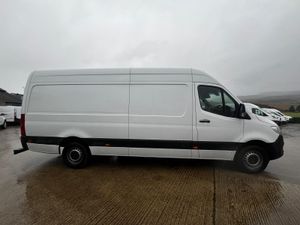 Mercedes-Benz Sprinter 2022, LWB, RWD, FSH - Image 4