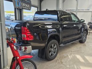 24 TOYOTA HILUX 2.4D4D ICON 4WD 150 BHP - Image 3