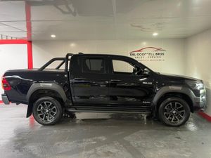 Toyota Hilux 2.8 INVINCIBLE X AUTO NO VAT - Image 2