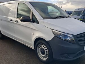 2022 Mercedes-Benz Vito Panel Van - Image 2