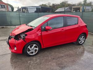 2016 Toyota Yaris  Hybrid    Automatic - Image 4