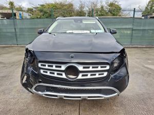 201 Mercedes CLA-CLASS 180 Automatic - Image 3