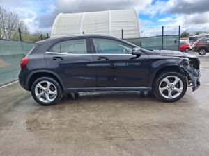 201 Mercedes GLA-Class 180 Automatic - Image 4