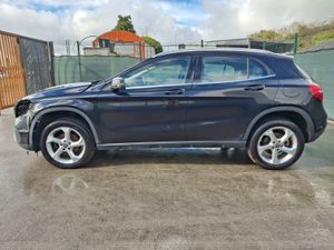 201 Mercedes CLA-CLASS 180 Automatic - Image 2