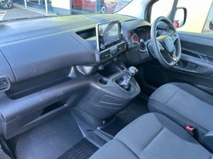 Opel Combo KOMFORT L2H1 100PS D-6SP 4DR - Image 4