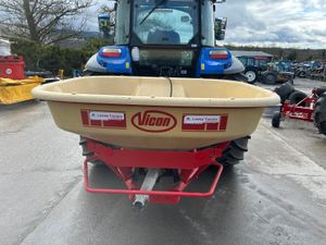 Vicon PS04 Fertiliser Spreader - Image 2
