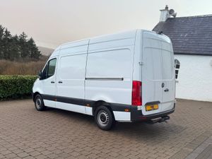 2021 Mercedes-Benz Sprinter RWD MWB 2.1dci - Image 4