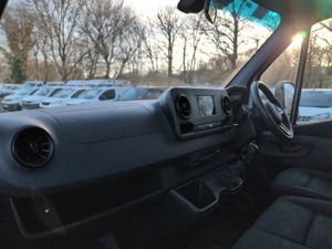 2021 Mercedes-Benz Sprinter Luton Box Van - Image 4