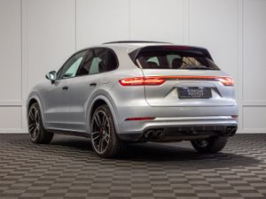 202 Porsche Cayenne V6 E-Hybrid - Image 4
