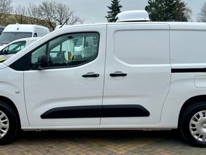 2022 Vauxhall Combo Refrigerated Van - Image 2