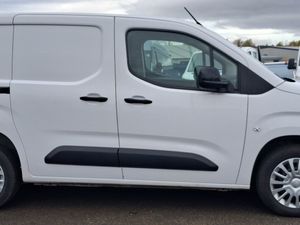 2023 Toyota ProAce Small Panel Van - Image 4