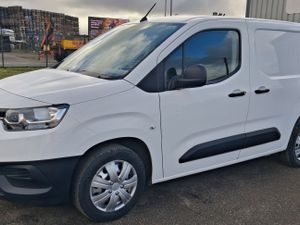 2023 Toyota ProAce Small Panel Van - Image 3