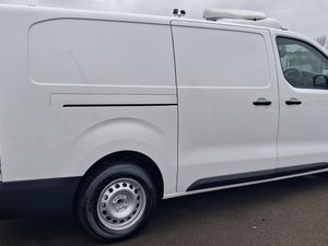 2021 Peugeot Expert Panel Van - Image 3