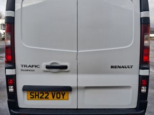 2022 Renault Trafic Panel Van - Image 2