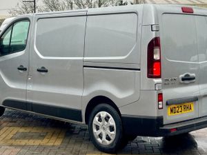 2023 Renault Trafic Low Roof Panel Van - Image 4