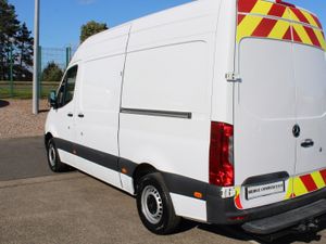 2022 Mercedes-Benz Sprinter 315 L2H2 RWD 6300kgs - Image 4